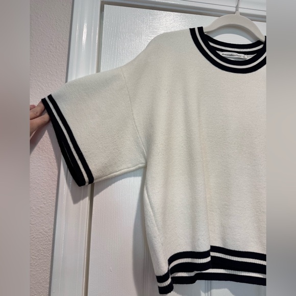 A&F LuxeLoft Sweater Shirt - Small - Picture 5 of 10